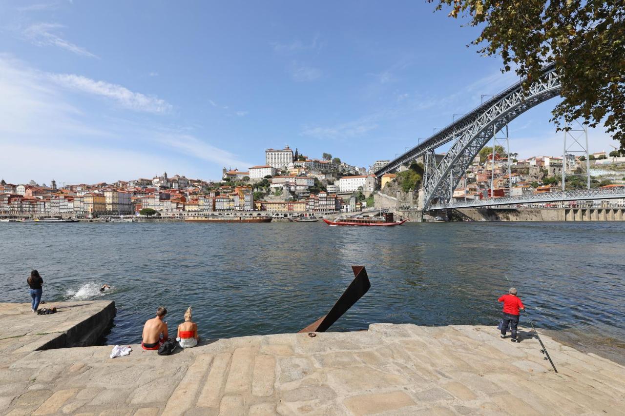 Flh Almada Cozy Apartment With View Porto Eksteriør billede